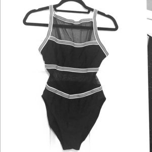 Anne Cole black/white misses classic swim suit.